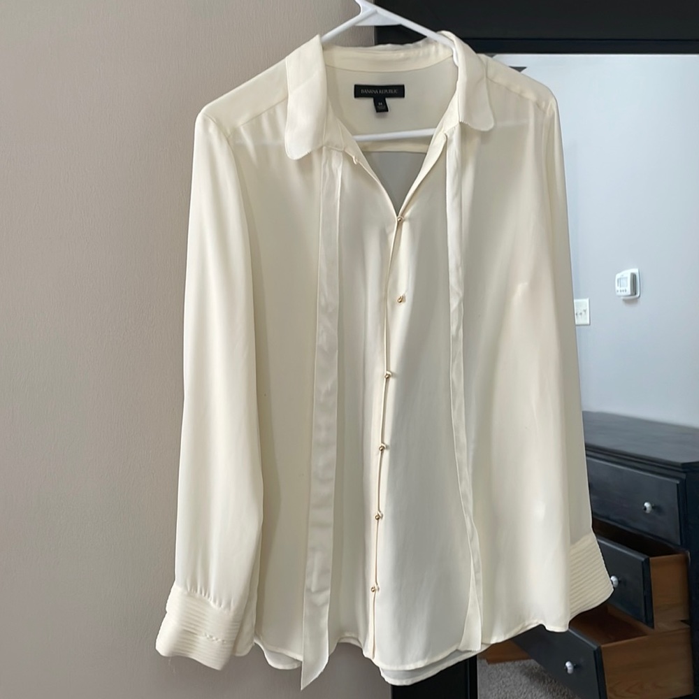 Banana republic blouse size M